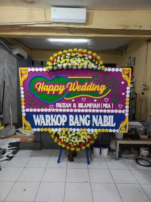 Papan Bunga di Sentul Highlands